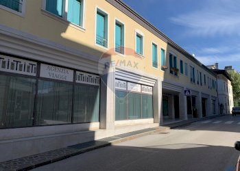 Edificio all\'aperto - Ufficio Via Cavour
58, Belluno - foto 2
