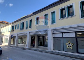 Edificio all\'aperto - Ufficio Via Cavour
58, Belluno - foto 3