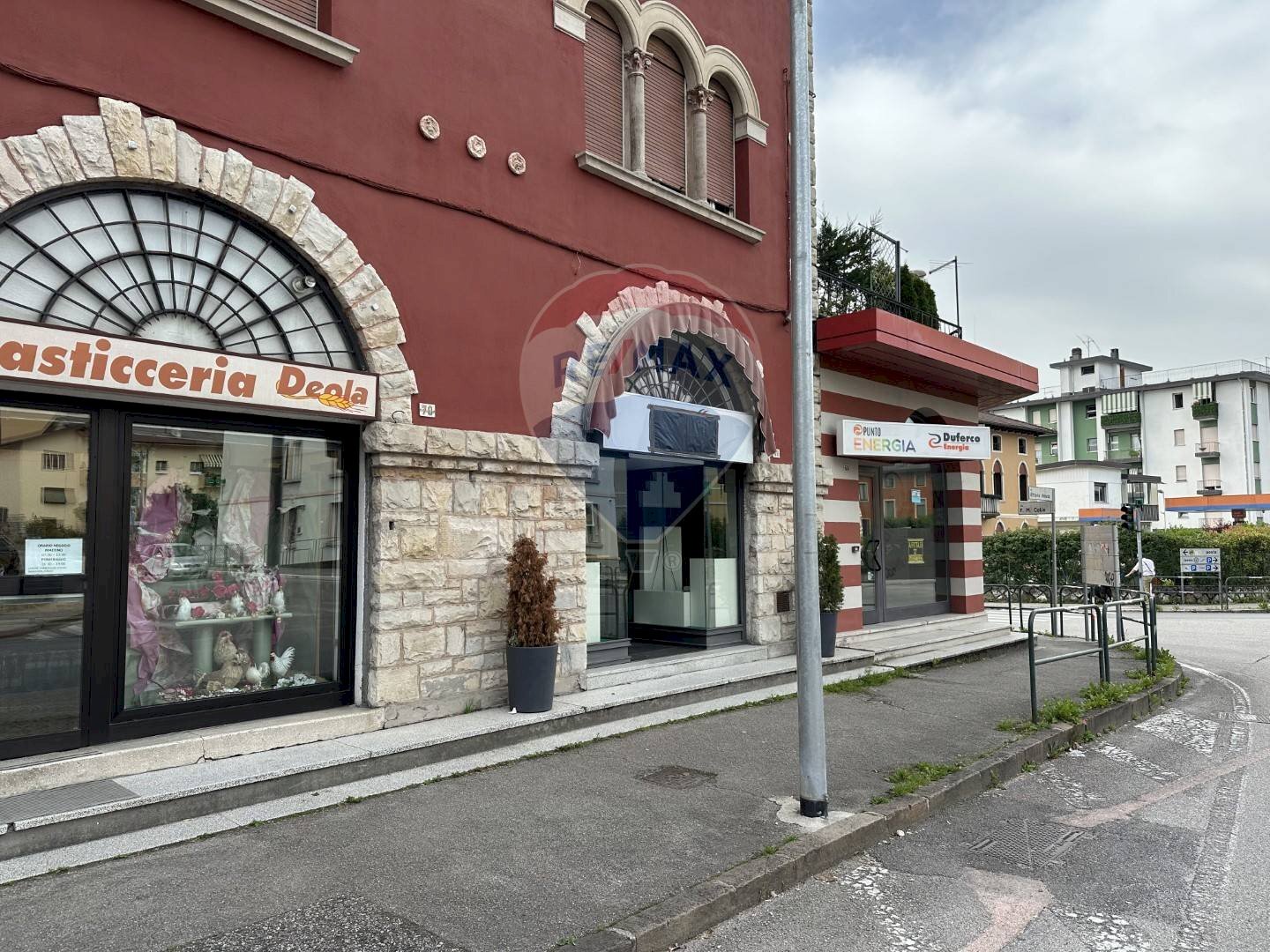 Edificio all\'aperto - Negozio Via Vittorio Veneto
68, Belluno - foto 2