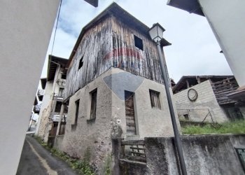 Edificio all\'aperto - Casa semi indipendente Via Rigoi
 
Snc, Lamon - foto 5