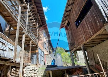 Edificio all\'aperto - Casa semi indipendente Via Rigoi
 
Snc, Lamon - foto 2