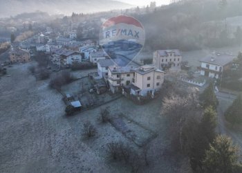 Vista dell\'acqua - Terreno edificabile Frazione Lastreghe
 
SNC, Ponte nelle Alpi - foto 3
