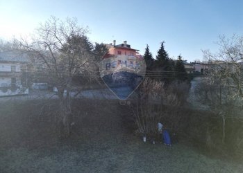 Edificio all\'aperto - Terreno edificabile Frazione Lastreghe
 
SNC, Ponte nelle Alpi - foto 12