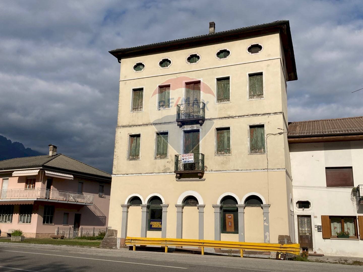 Edificio all\'aperto - Independent house Strada Statale 51
 
17, Ponte nelle Alpi - photo 1