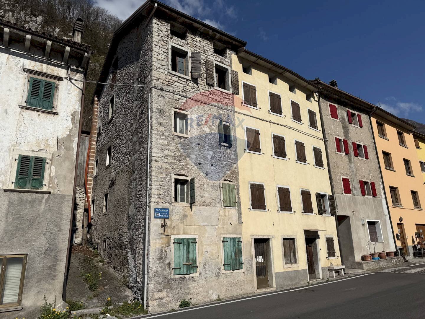 Edificio all\'aperto - Semi-detached house Via Roma
 
1, Longarone - photo 2