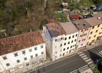 Edificio all\'aperto - Semi-detached house Via Roma
 
1, Longarone - photo 16