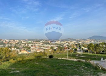 Edificio all\'aperto - Terreno edificabile Via Giuseppe Di Vittorio
 
SNC, Ancona - foto 7