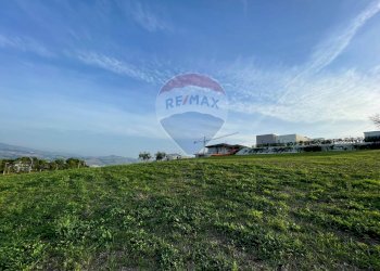 Giardino - Terreno edificabile Via Giuseppe Di Vittorio
 
SNC, Ancona - foto 12