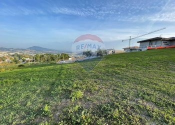 Giardino - Terreno edificabile Via Giuseppe Di Vittorio
 
SNC, Ancona - foto 14