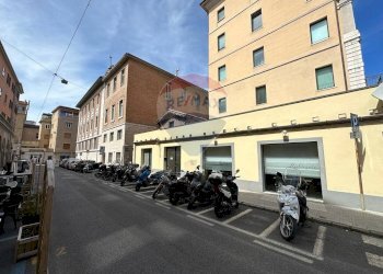 Edificio all\'aperto - Shop Ancona - photo 12