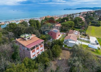 Casa all\'aperto - Casa indipendente Via Ville
 
7, Falconara Marittima - foto 2