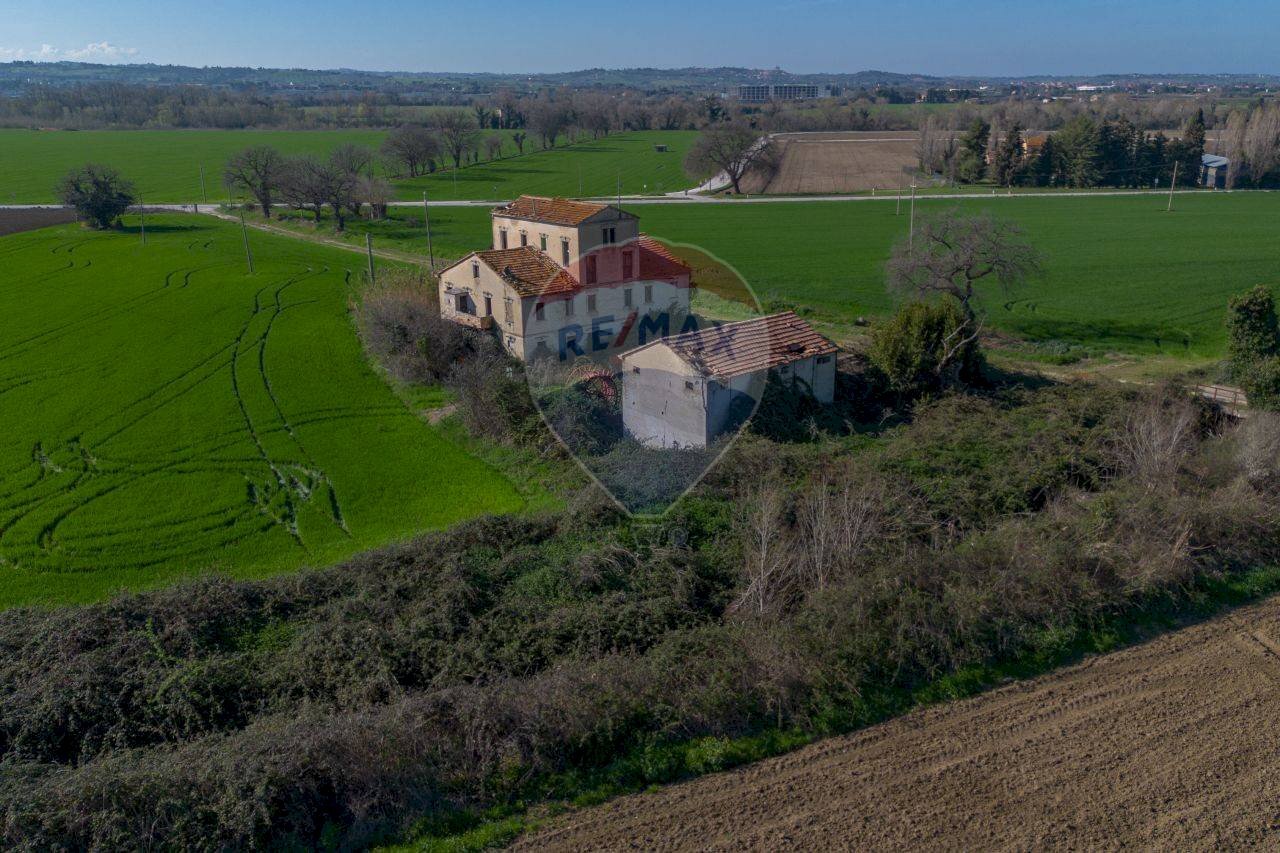 Casa all\'aperto - Rustico VIA DELLE CHIUSE, Jesi - foto 3