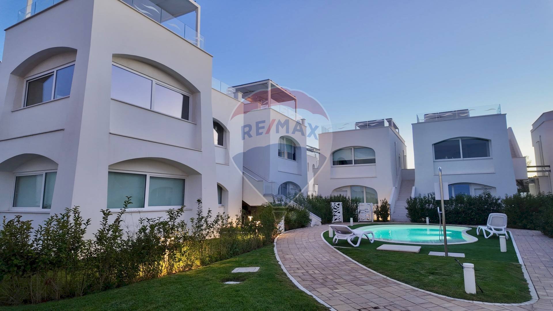 Edificio all\'aperto - Quadrilocale Via Loreto
 
1, Numana - foto 1