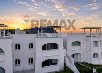 Edificio all\'aperto - Quadrilocale Via Loreto
 
1, Numana - foto 33