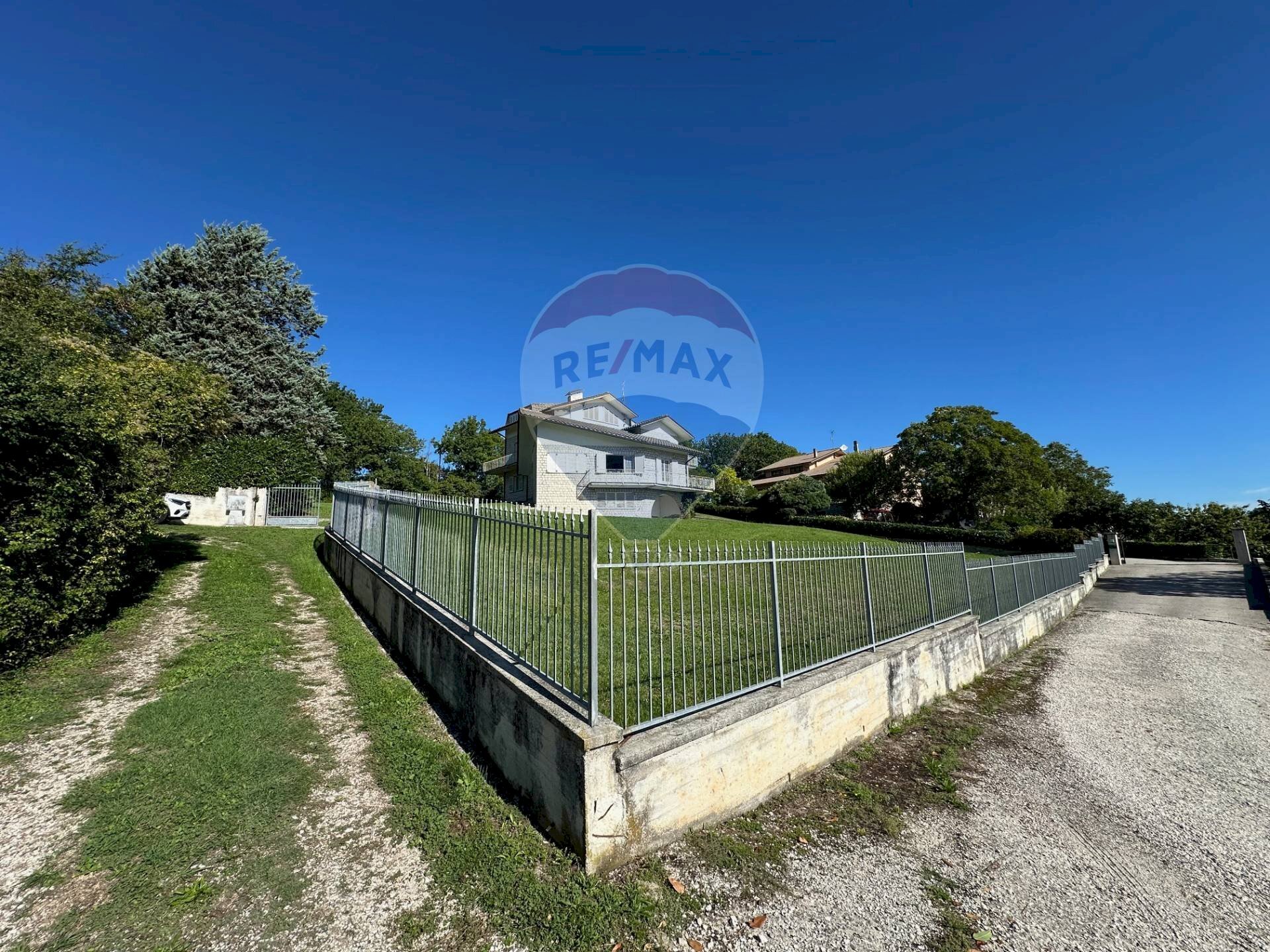 Giardino - Villa via San Leo
 
snc, Sassoferrato - photo 2