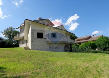Casa all\'aperto - Villa via San Leo
 
snc, Sassoferrato - foto 11