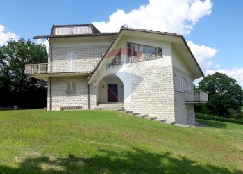 Casa all\'aperto - Villa via San Leo
 
snc, Sassoferrato - foto 12