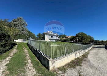 Giardino - Villa via San Leo
 
snc, Sassoferrato - foto 2