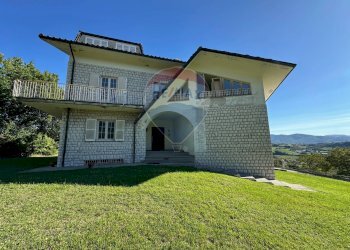 Casa all\'aperto - Villa via San Leo
 
snc, Sassoferrato - foto 4
