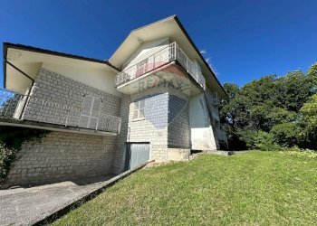 Casa all\'aperto - Villa via San Leo
 
snc, Sassoferrato - foto 5