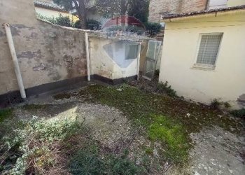 Giardino - Independent house Via Orti Traiani
 
16, Osimo - photo 6