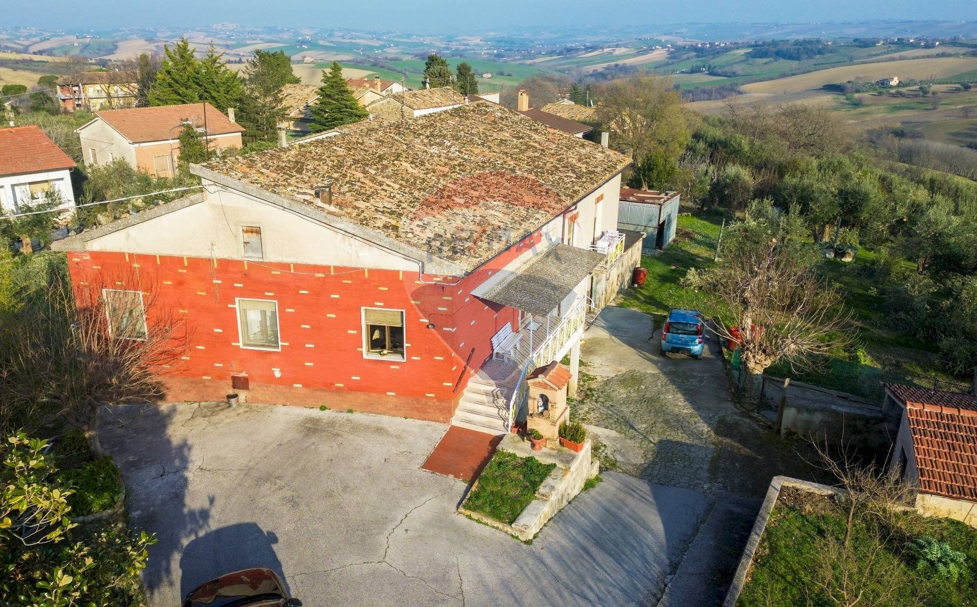 Casa all\'aperto - Casa indipendente Frazione Villa Torre
 
102, Cingoli - foto 3