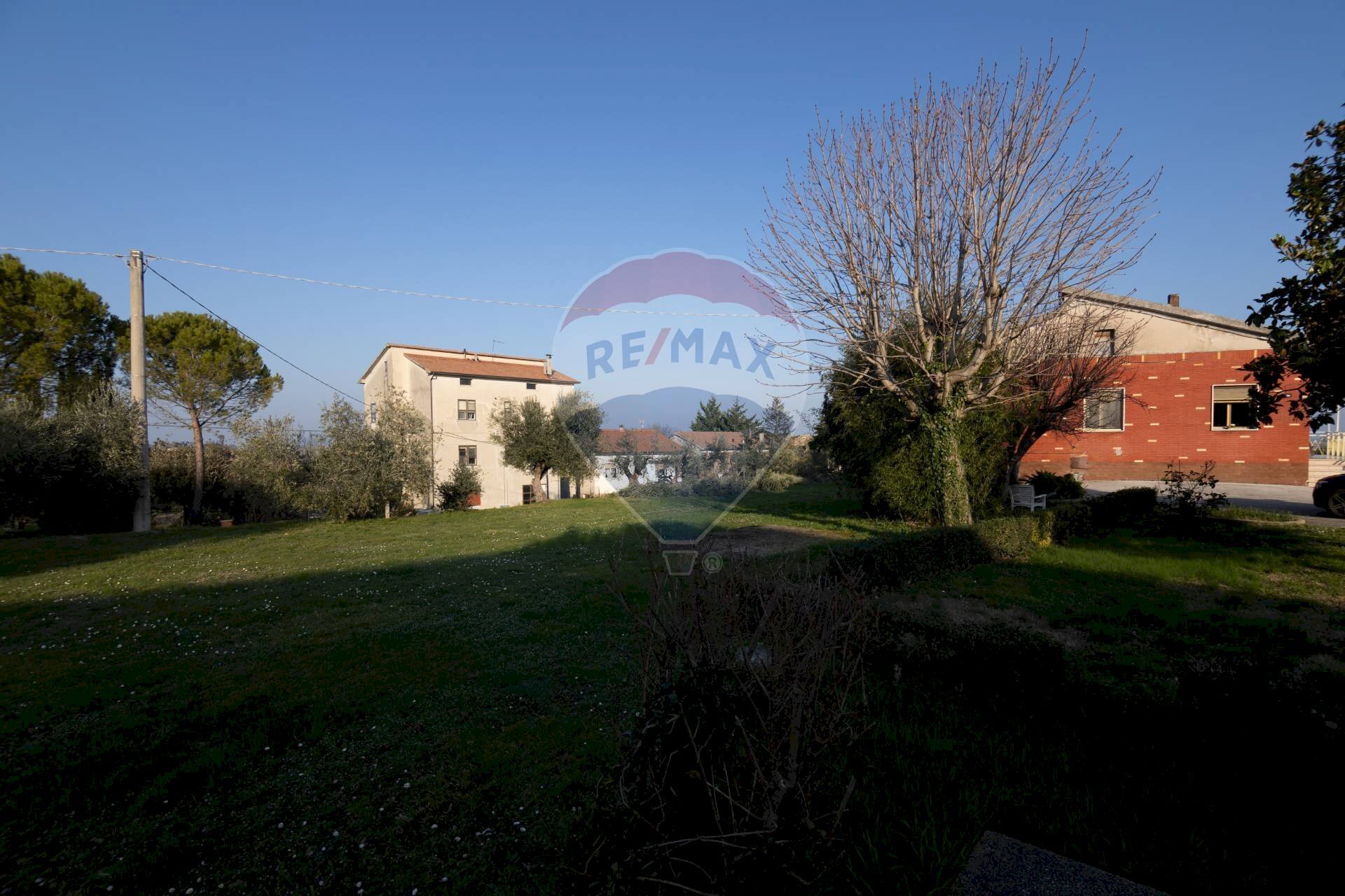 Giardino - Casa indipendente Frazione Villa Torre
 
102, Cingoli - foto 2