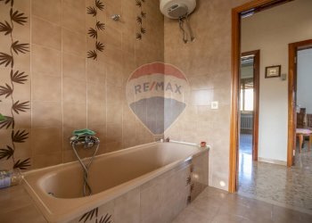 Bagno - Independent house Frazione Villa Torre
 
102, Cingoli - photo 9