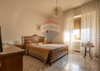 Camera / camera da letto - Independent house Frazione Villa Torre
 
102, Cingoli - photo 12