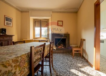 Sala da pranzo - Independent house Frazione Villa Torre
 
102, Cingoli - photo 28