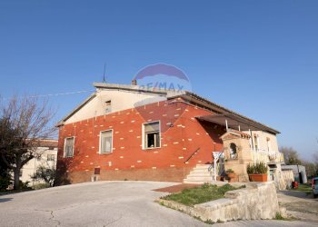 Casa all\'aperto - Independent house Frazione Villa Torre
 
102, Cingoli - photo 40