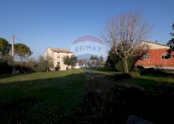 Giardino - Independent house Frazione Villa Torre
 
102, Cingoli - photo 2