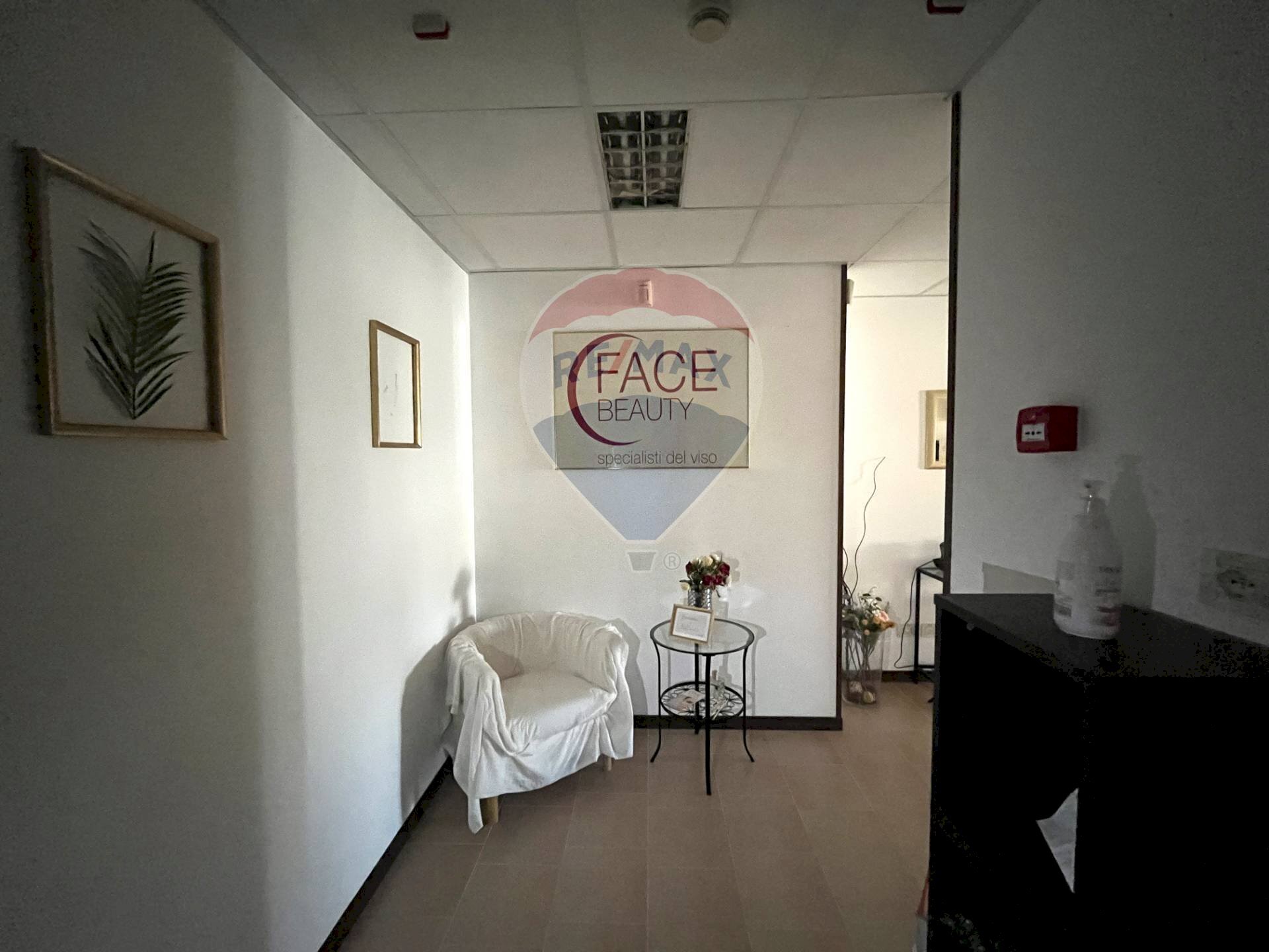 Camera / camera da letto - Commercial Premises Via Caduti del Lavoro
 
28, Ancona - photo 2