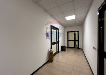 Hall / corridoio - Commercial Premises Via Caduti del Lavoro
 
28, Ancona - photo 26