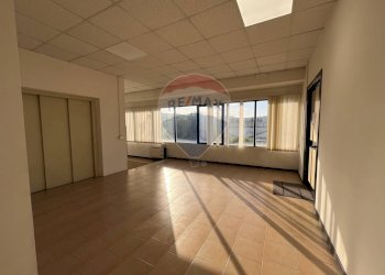 Stanza vuota - Commercial Premises Via Caduti del Lavoro
 
28, Ancona - photo 27