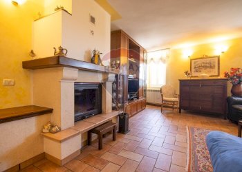 Soggiorno - Casa semi indipendente Frazione San Giovanni
 
13, Fabriano - foto 6