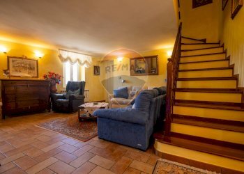 Scale - Casa semi indipendente Frazione San Giovanni
 
13, Fabriano - foto 7