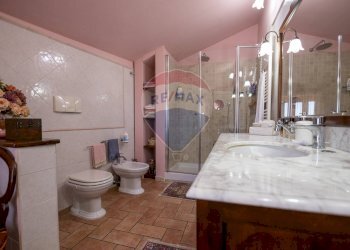 Bagno - Casa semi indipendente Frazione San Giovanni
 
13, Fabriano - foto 14