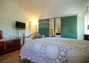 Camera / camera da letto - Casa semi indipendente Frazione San Giovanni
 
13, Fabriano - foto 17