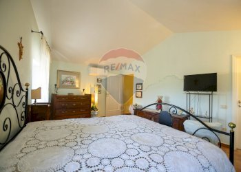 Camera / camera da letto - Casa semi indipendente Frazione San Giovanni
 
13, Fabriano - foto 18