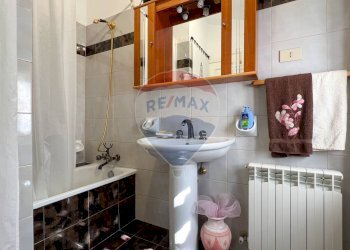 Bagno - Casa semi indipendente Frazione San Giovanni
 
13, Fabriano - foto 25