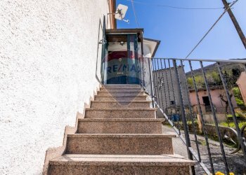 Scale - Casa semi indipendente Frazione San Giovanni
 
13, Fabriano - foto 31