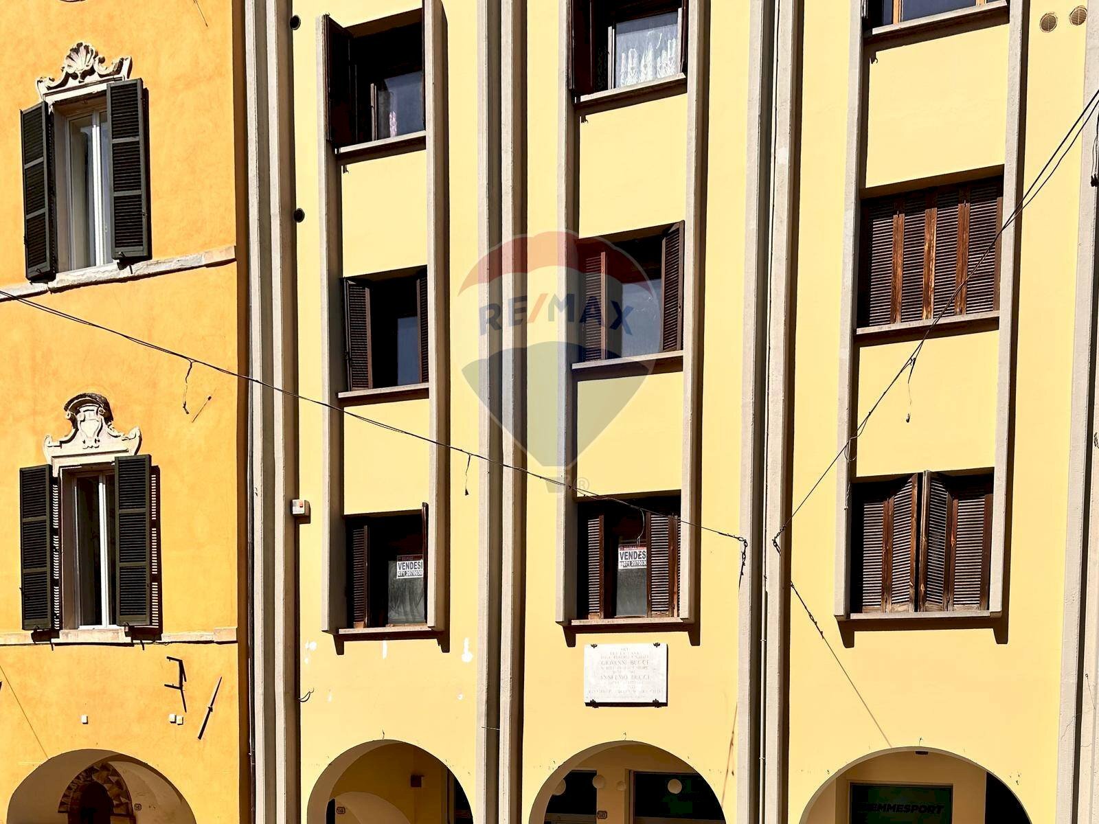 Edificio all\'aperto - Office Corso Garibaldi
 
149, Fossombrone - photo 3