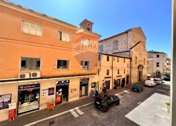 Edificio all\'aperto - Ufficio Corso Garibaldi
 
149, Fossombrone - foto 9