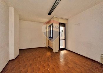 Stanza vuota - Ufficio Corso Garibaldi
 
149, Fossombrone - foto 17