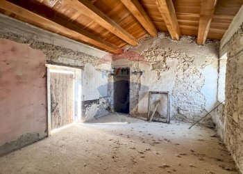 Stanza vuota - Rustic Localita' Piancavallino
 
5-7-9, Cingoli - photo 18