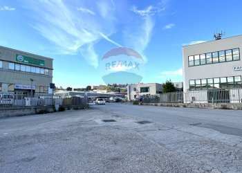 Edificio all\'aperto - Locale Commerciale Ancona - foto 34