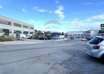 Edificio all\'aperto - Locale Commerciale Ancona - foto 35