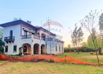 Casa all\'aperto - Locale Commerciale via del Monumento, Certosa di Pavia - foto 1