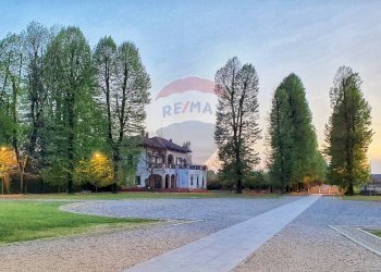 Edificio all\'aperto - Locale Commerciale via del Monumento, Certosa di Pavia - foto 38